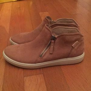 Ecco brand tan suede casual sneakers women’s size 8